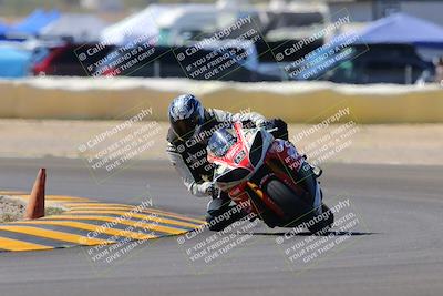 media/Oct-09-2022-SoCal Trackdays (Sun) [[95640aeeb6]]/Turn 2 (1110am)/